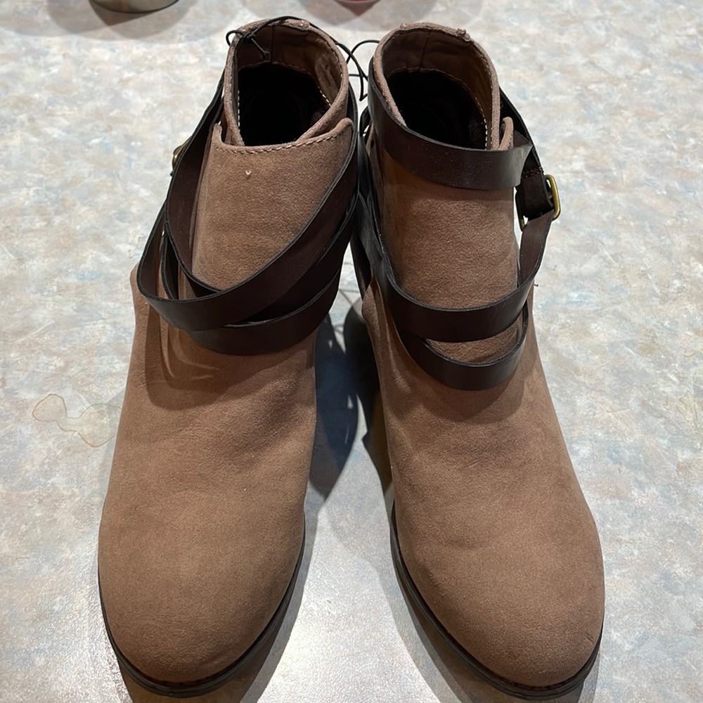 Mossimo Supply Co. Ankle boots (sz 8?